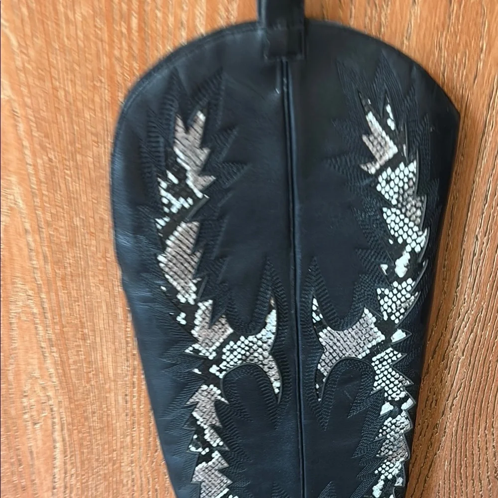 Gianni Bini Katyanna snake & black boots - Picture 6 of 14